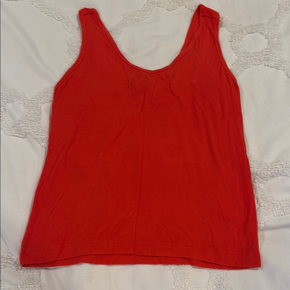 CAbi Busy Tank. NWOT